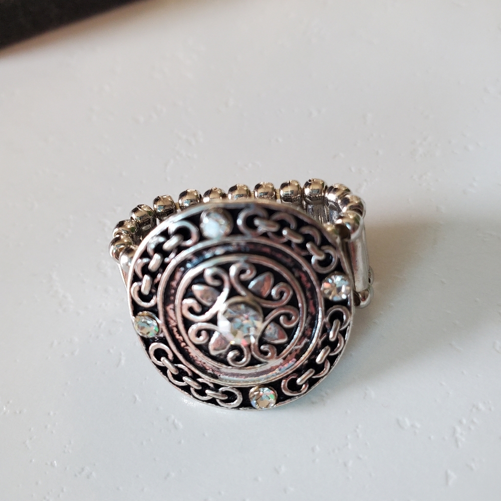 Antique Silver Tone Adjustable Band Round Ring 💥3 for $24💥 - Picture 5 of 15
